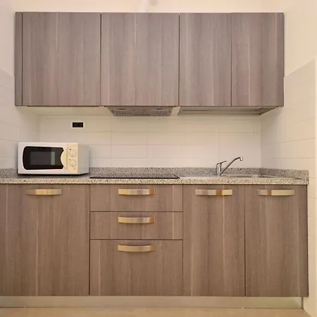 アパート For Four Guests In A Prime Location