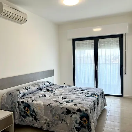 アパート For Four Guests In A Prime Location