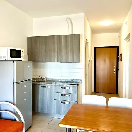 For Four Guests In A Prime Location アパート リニャーノ・サッビアドーロ